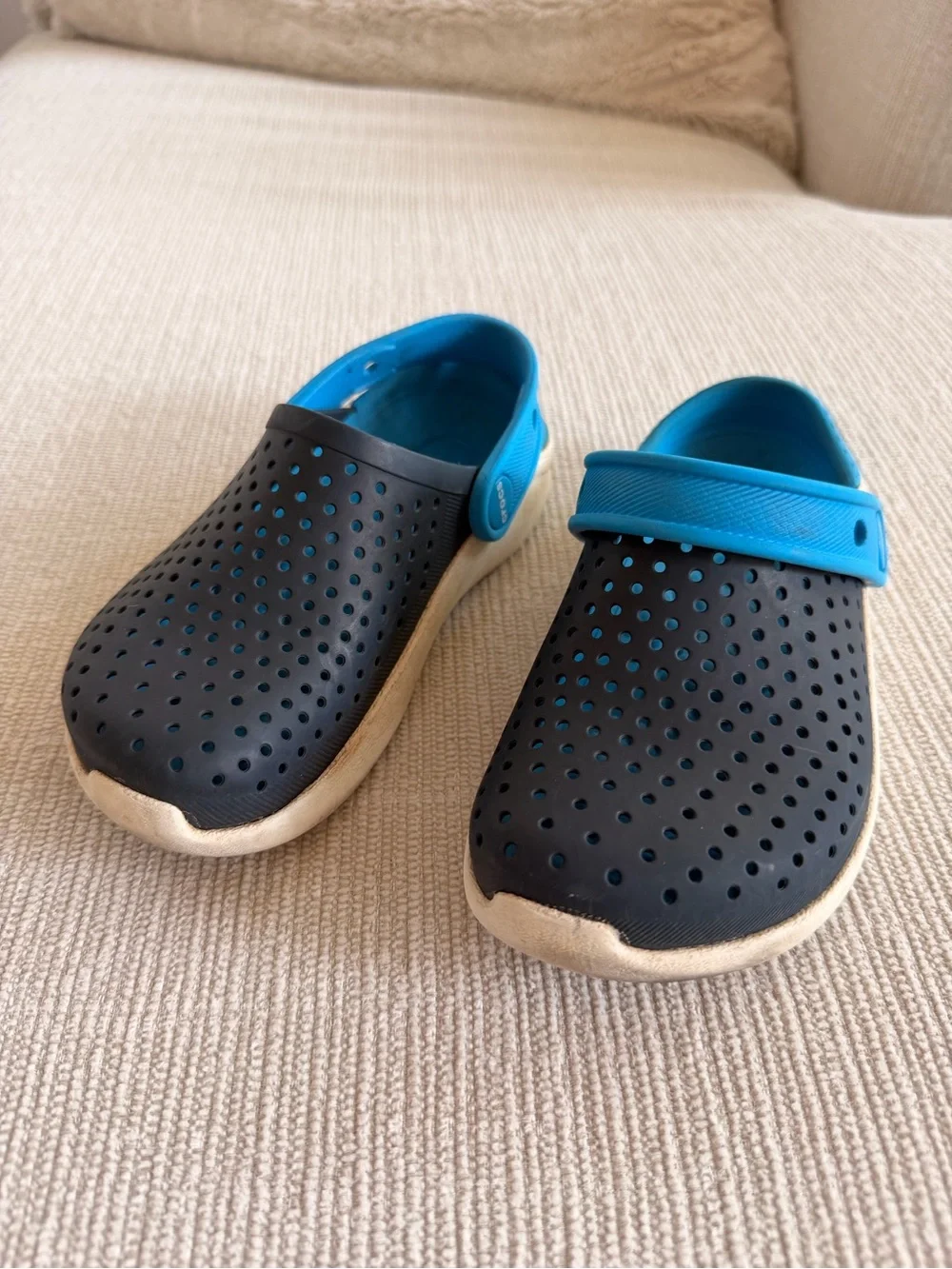 CROCS Navy Clogs Light Ride 12